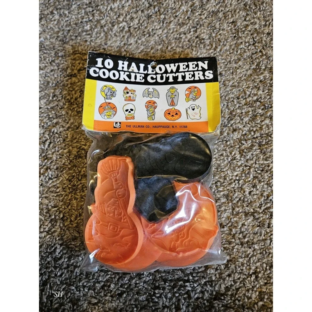 Vintage Halloween Cookie Cutters Set of 10 Ullman Co Sealed Witch Ghost‎ Pumpkin